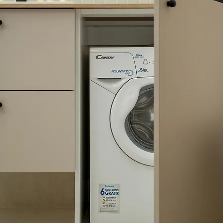 Modern With Parking And Air-conditioning In By Renters Breslavia