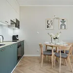 Modern With Parking And Air-conditioning In By Renters Lejlighed *