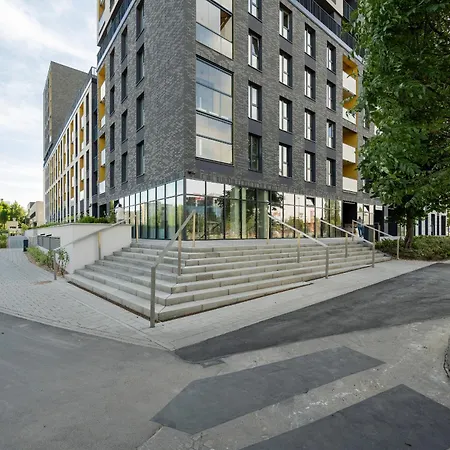 Apartment Modern With Parking And Air-conditioning In By Renters