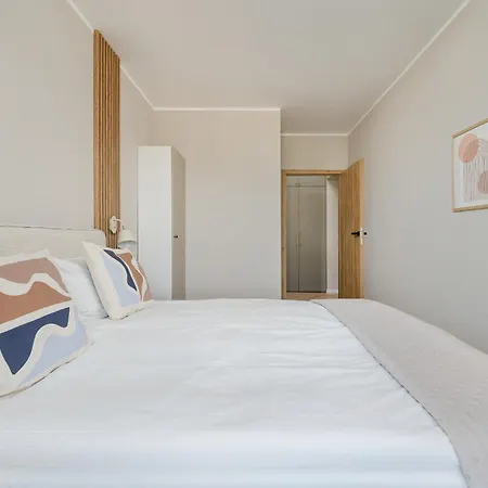 Modern With Parking And Air-conditioning In By Renters * Wroclaw