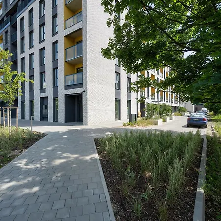 Modern With Parking And Air-conditioning In By Renters Apartment *