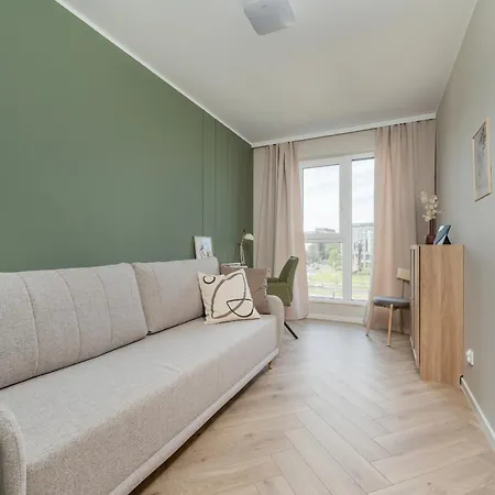 Apartment Modern With Parking And Air-conditioning In By Renters *