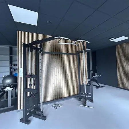 Modern With Parking And Air-conditioning In By Renters Lejlighed